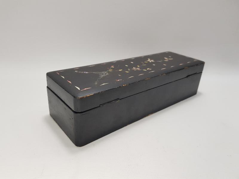 19. YÜZYIL SEDEF İŞÇİLİKLİ AHŞAP KUTU 