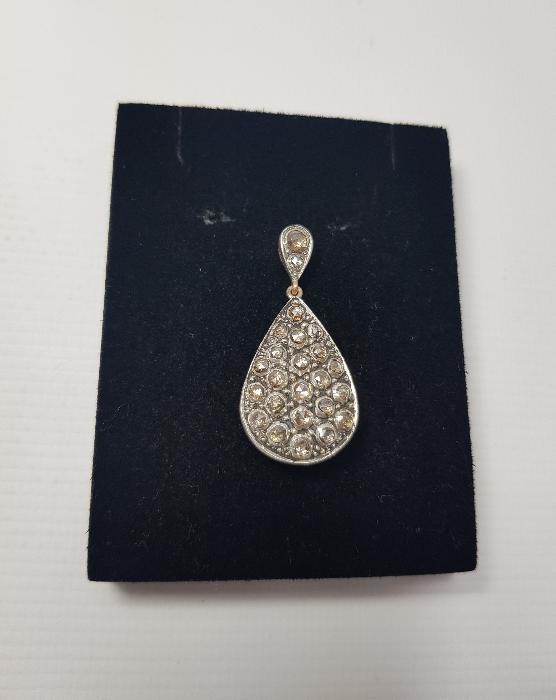 BÜYÜK PIRLANTALARLA BEZELİ KOLYE UCU 