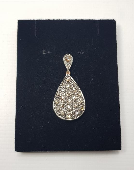 BÜYÜK PIRLANTALARLA BEZELİ KOLYE UCU 