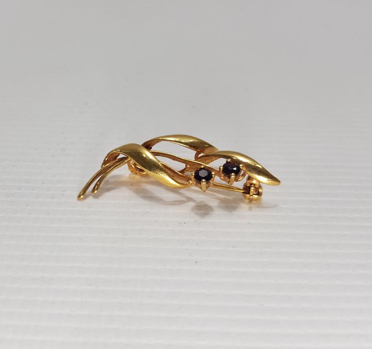 GARNET TAŞLI ALTIN KAPLAMA BROŞ 