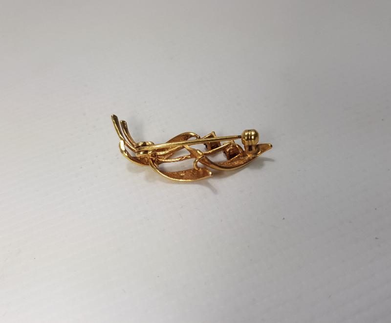 GARNET TAŞLI ALTIN KAPLAMA BROŞ 