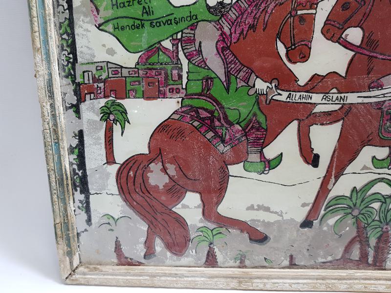 HAZRETİ ALİ'NİN AMR BİN VUD'UN BACAĞINI KESMESİ KONULU CAM ALTI TABLO