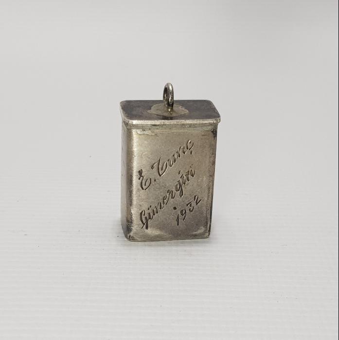 KAN GRUBU YAZILI ANTİKA GÜMÜŞ KÜNYE KUTU 