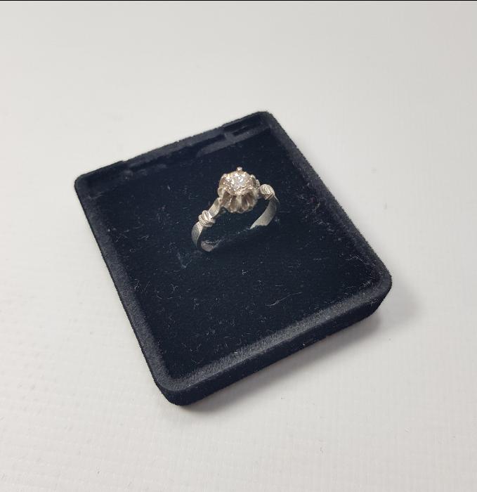 TEKTAŞ PIRLANTA YÜZÜK 