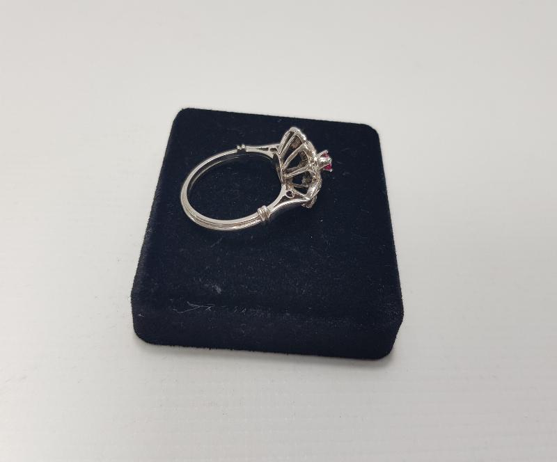 YAKUT TAŞLI PIRLANTA YÜZÜK