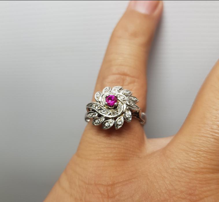 YAKUT TAŞLI PIRLANTA YÜZÜK