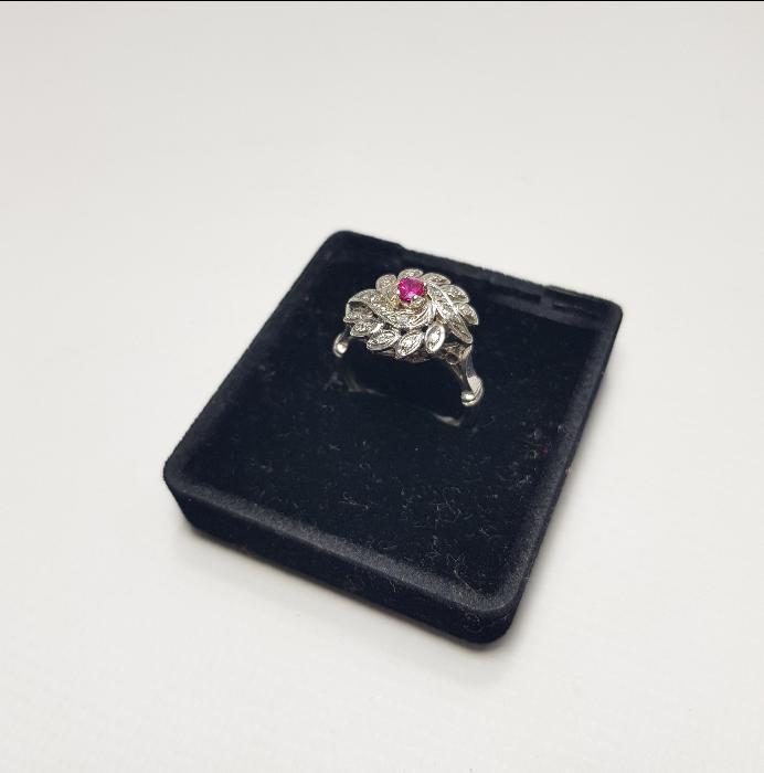 YAKUT TAŞLI PIRLANTA YÜZÜK