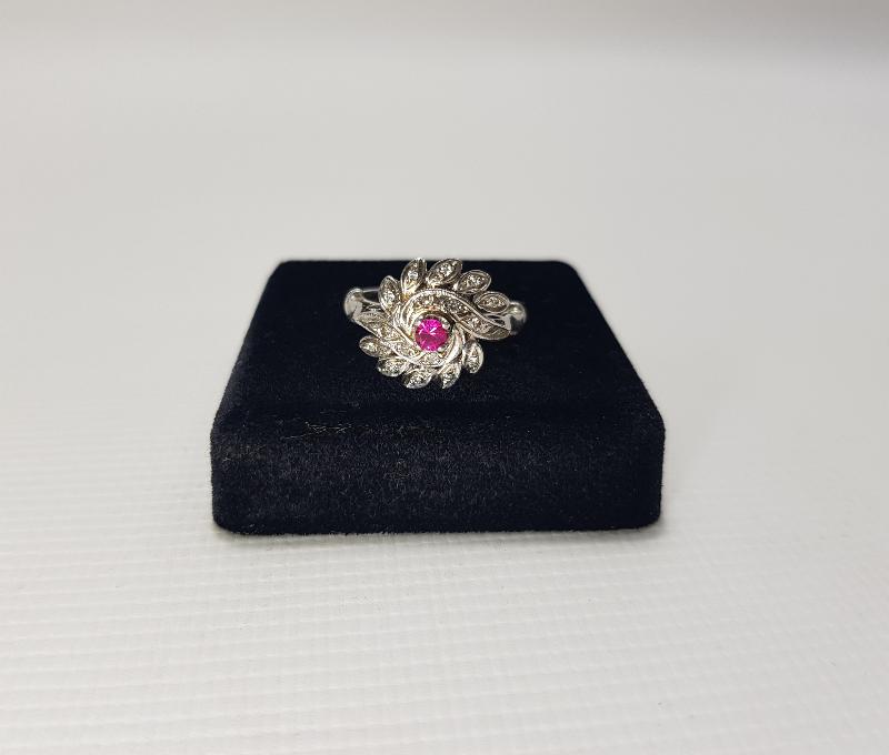 YAKUT TAŞLI PIRLANTA YÜZÜK