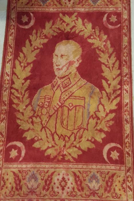 CUMHHURİYET İLK DÖNEM ATATÜRK RESİMLİ NADİR DUVAR HALISI