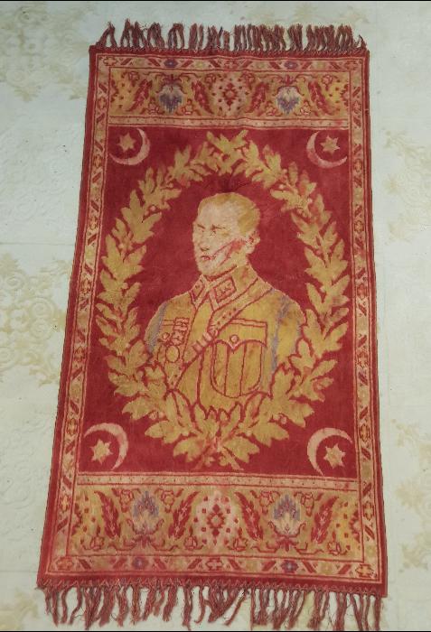 CUMHHURİYET İLK DÖNEM ATATÜRK RESİMLİ NADİR DUVAR HALISI