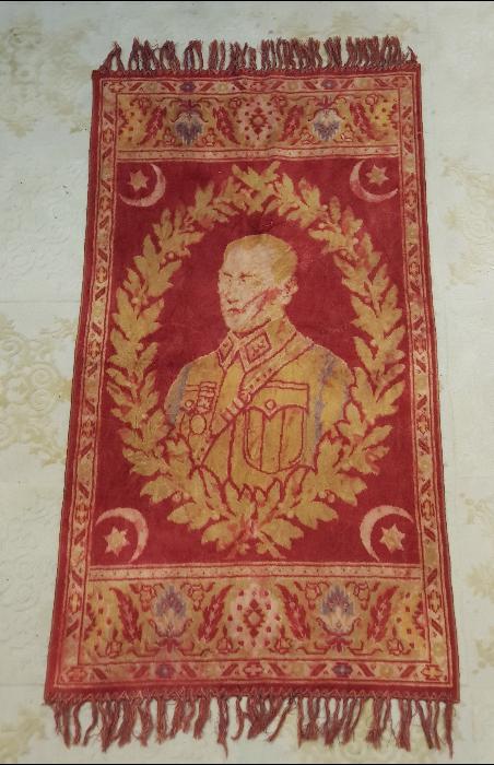 CUMHHURİYET İLK DÖNEM ATATÜRK RESİMLİ NADİR DUVAR HALISI