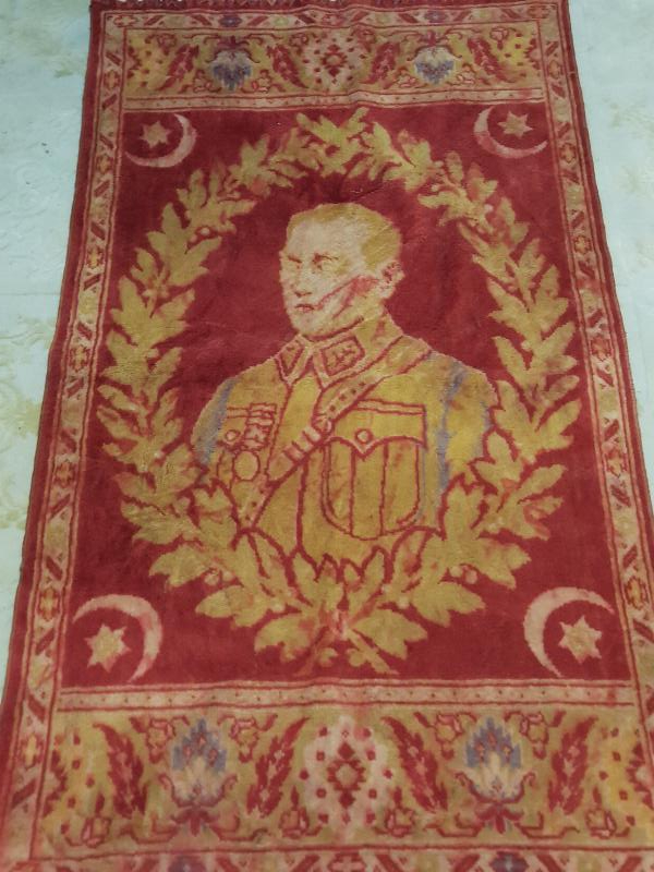 CUMHHURİYET İLK DÖNEM ATATÜRK RESİMLİ NADİR DUVAR HALISI