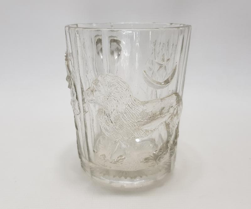 OSMANLI DÖNEMİ AY YILDIZLI BAYRAK VE ASLAN KABARTMA RESİMLİ BİRA BARDAĞI