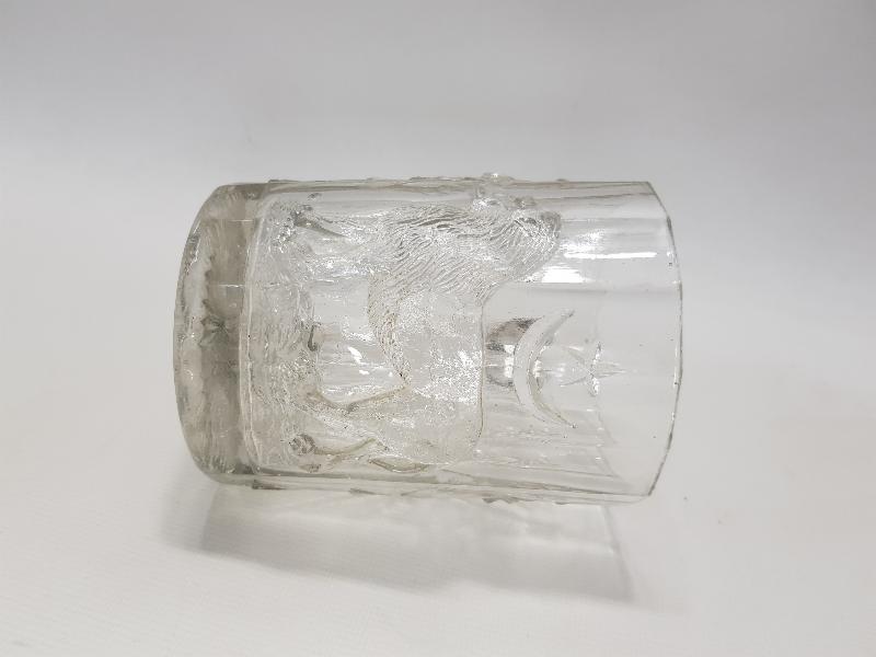 OSMANLI DÖNEMİ AY YILDIZLI BAYRAK VE ASLAN KABARTMA RESİMLİ BİRA BARDAĞI