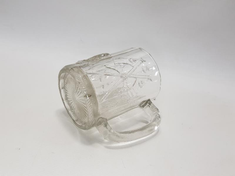 OSMANLI DÖNEMİ AY YILDIZLI BAYRAK VE ASLAN KABARTMA RESİMLİ BİRA BARDAĞI