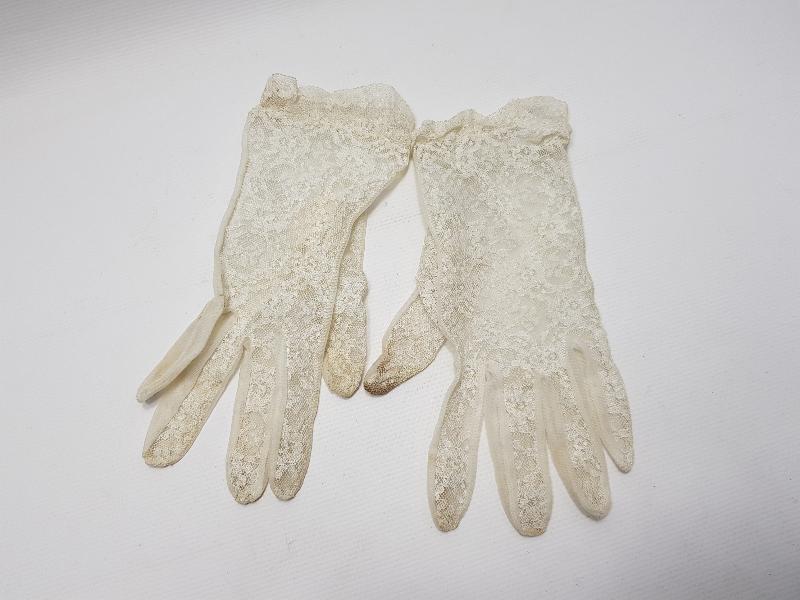 OSMANLI DÖNEMİ LEVANTEN İŞİ KADIN ELDİVENİ.