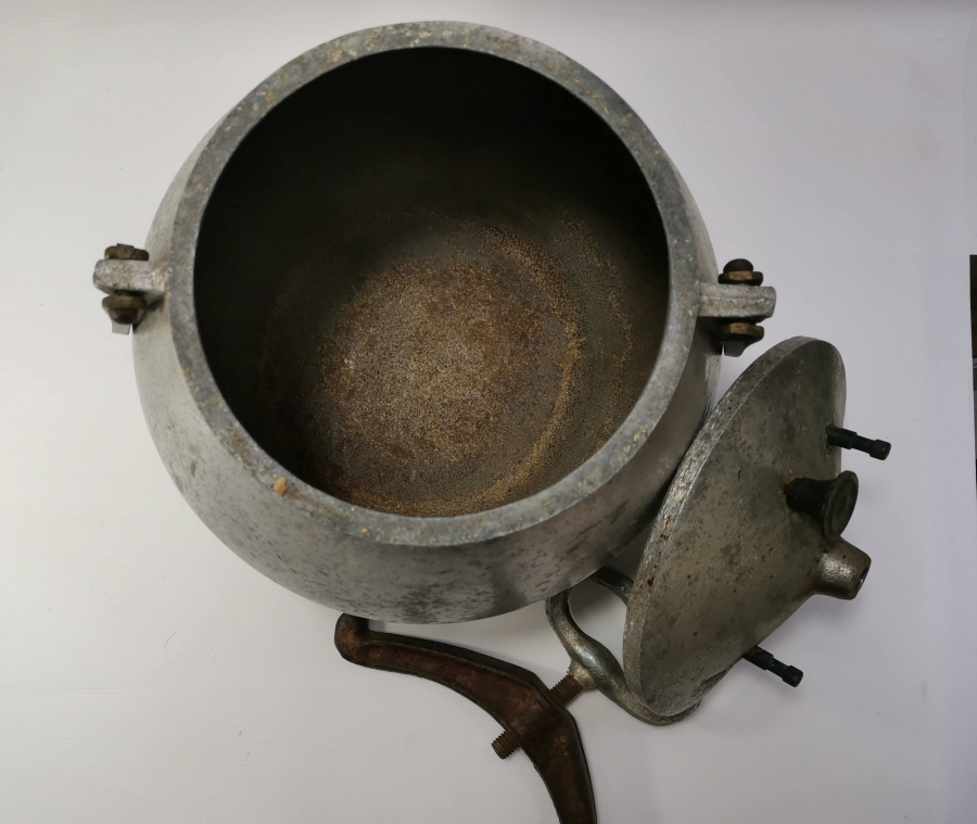 ANTİKA İLK YAPILAN DÜDÜKLÜ TENCERE