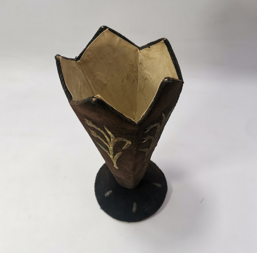 SIRMA İŞÇİLİKLİ NADİR GELİN ÇİÇEĞİ VAZOSU