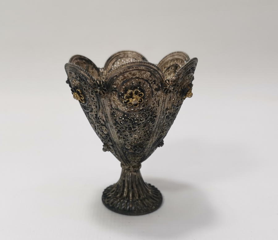 TELKARİ İŞÇİLİKLİ OSMANLI DÖNEMİ NADİR FORMDA GÜMÜŞ FİNCAN ZARFI