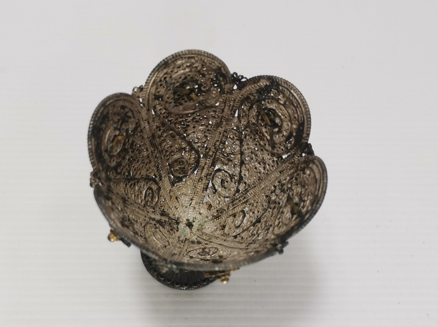 TELKARİ İŞÇİLİKLİ OSMANLI DÖNEMİ NADİR FORMDA GÜMÜŞ FİNCAN ZARFI