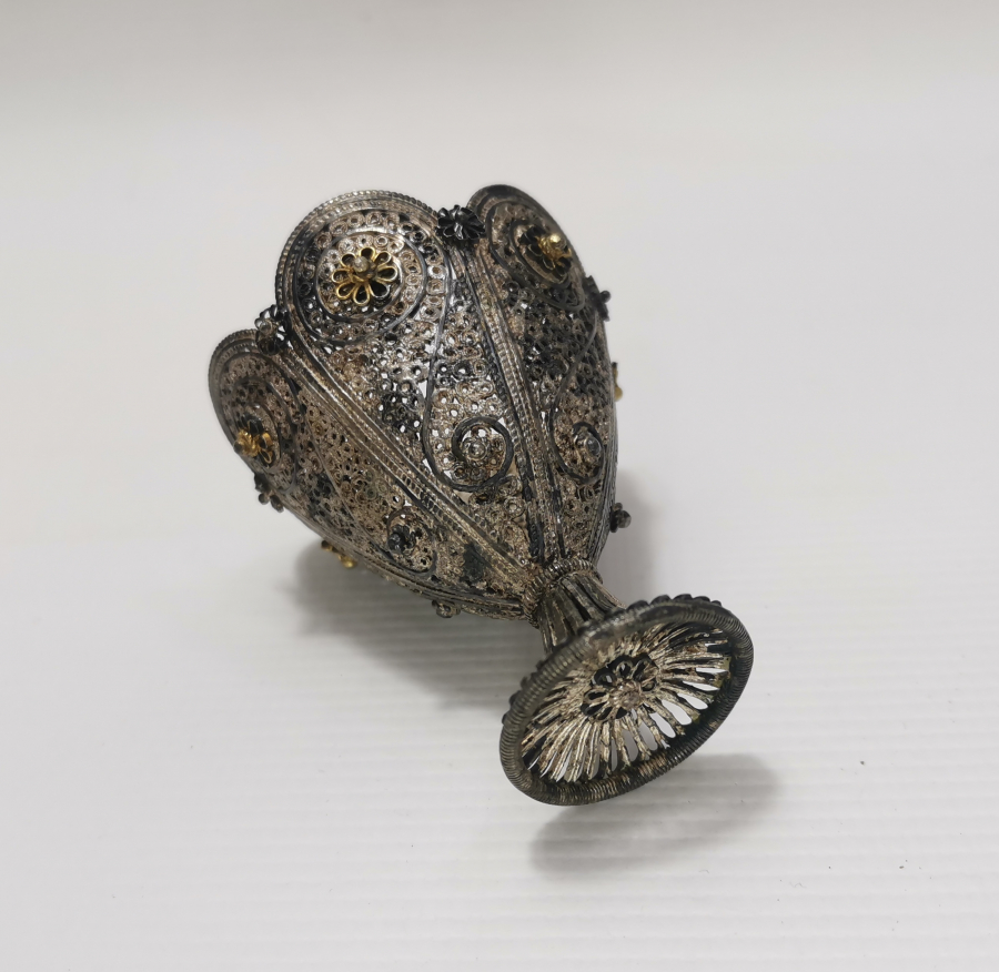 TELKARİ İŞÇİLİKLİ OSMANLI DÖNEMİ NADİR FORMDA GÜMÜŞ FİNCAN ZARFI