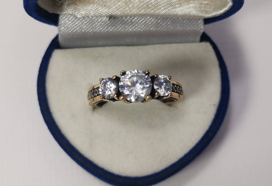 ÜÇ TAŞ GÜMÜŞ YÜZÜK