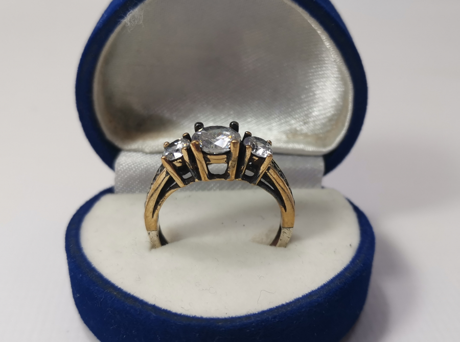 ÜÇ TAŞ GÜMÜŞ YÜZÜK