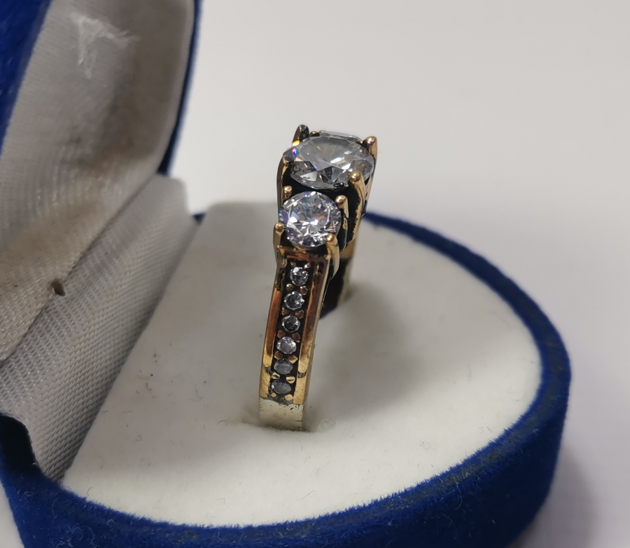 ÜÇ TAŞ GÜMÜŞ YÜZÜK