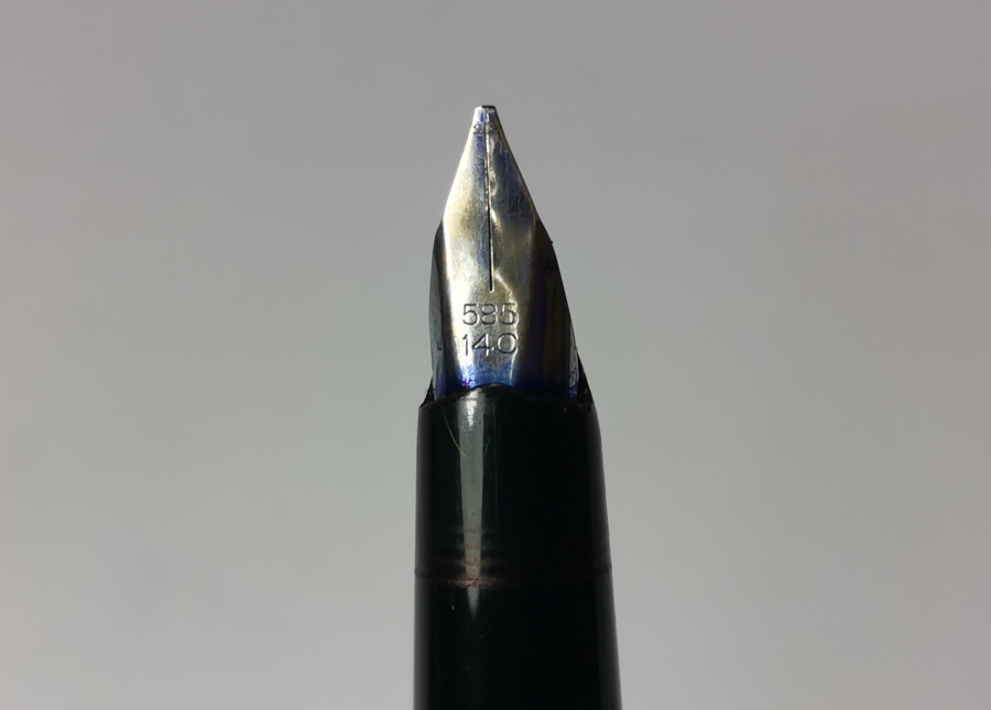 ALTIN UÇLU ANTİKA PELİKAN MARKA DOLMA KALEM