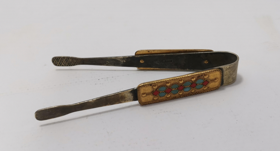 GÜMÜŞ ÜZERİ ALTIN VERMEYLİ VE MİNELİ ŞEKER TUTACAĞI