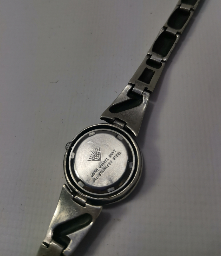 GÜMÜŞTEN MAMUL KOL SAATİ