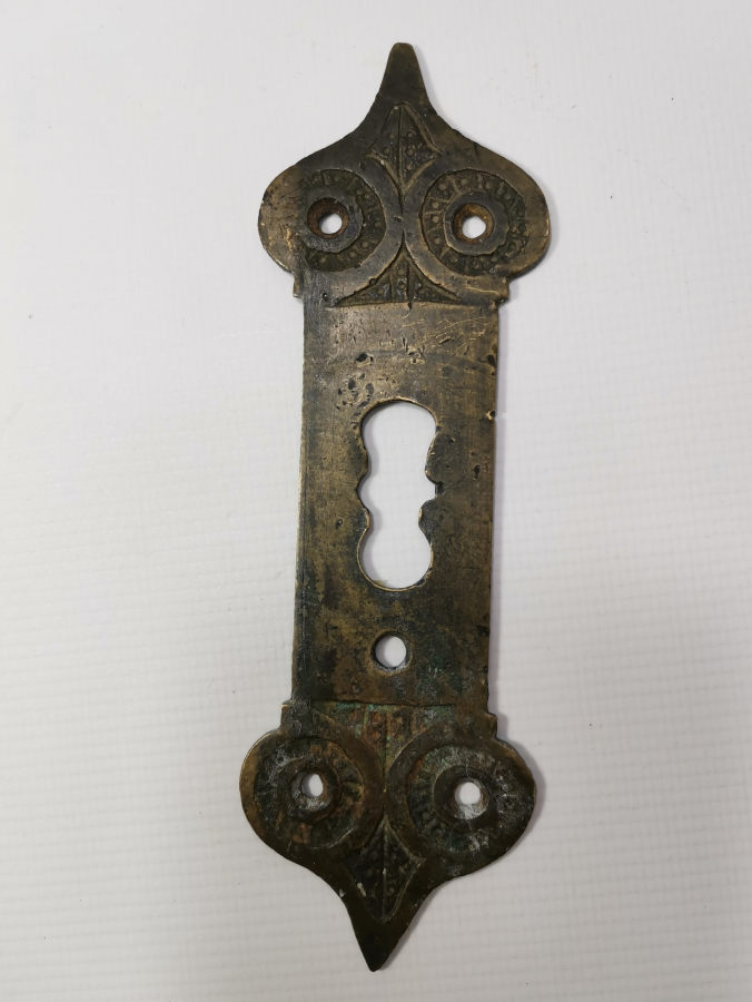 OSMANLI DÖNEMİ RUMİ FORMDA KAPI KİLİDİ AYNASI