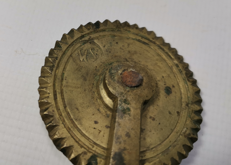 SÜLEYMANİYE DAMGALI OSMANLI DÖNEMİ HAMUR KESME ALETİ