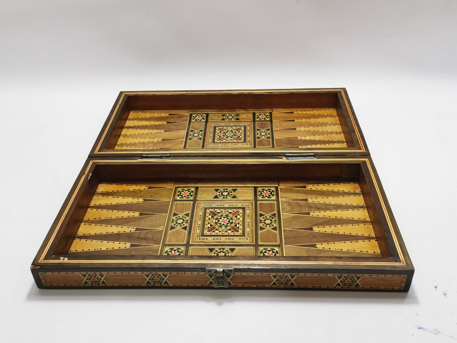 MARKÜTERİ İŞÇİLİKLİ ANTİKA TAVLA