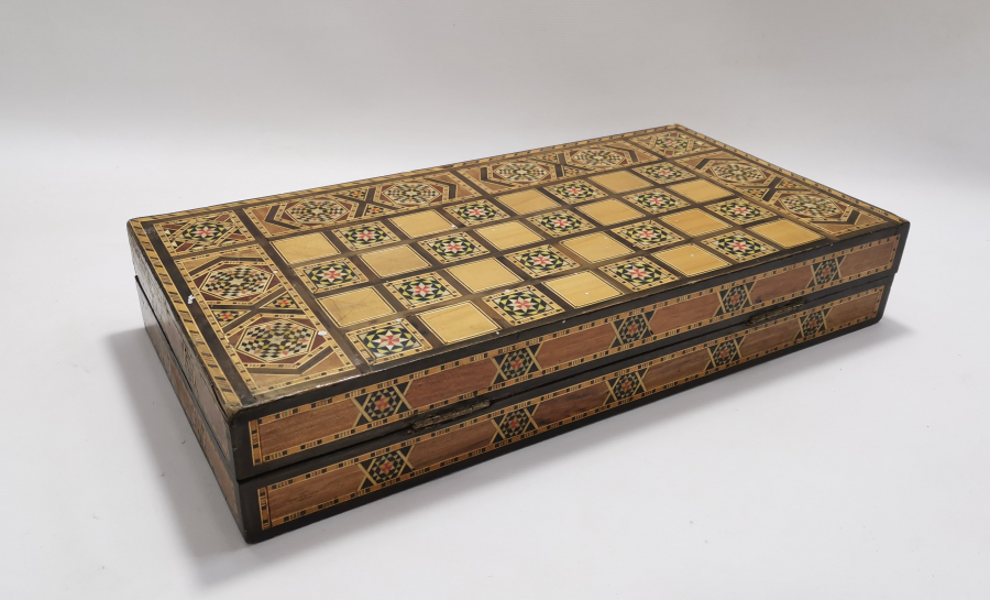 MARKÜTERİ İŞÇİLİKLİ ANTİKA TAVLA