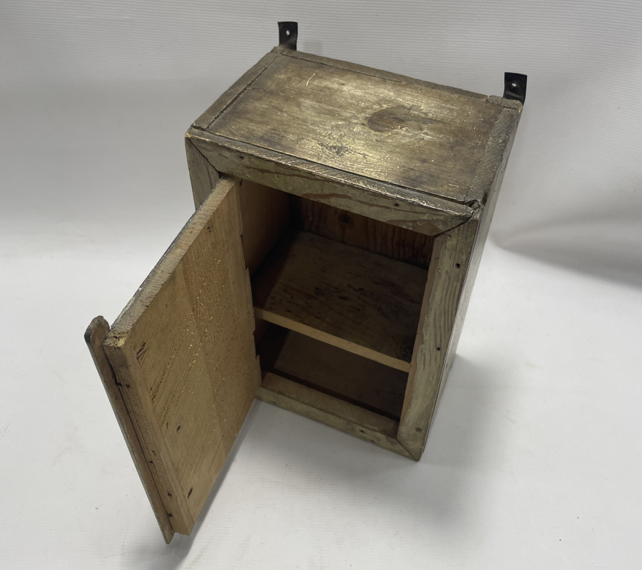 CUMHURİYET BAŞLARI EL YAPIMI AHŞAP İLK YARDIM KUTUSU