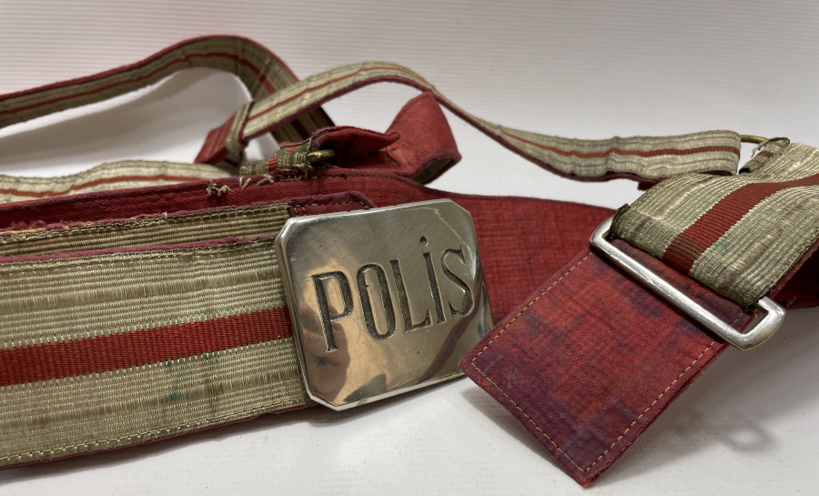 GÜMÜŞ SIRMALI ÇOK NADİR POLİS KOMİSERİ KILIÇ KUŞAMI KEMERİ