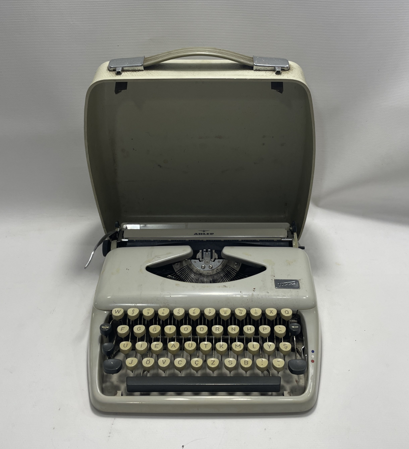 ORJİNAL KUTUSUNDA ANTİKA KATİP DAKTİLOSU