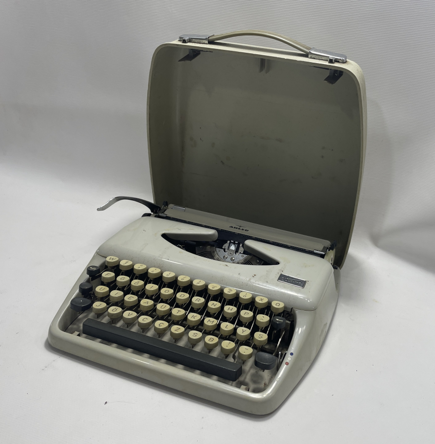 ORJİNAL KUTUSUNDA ANTİKA KATİP DAKTİLOSU