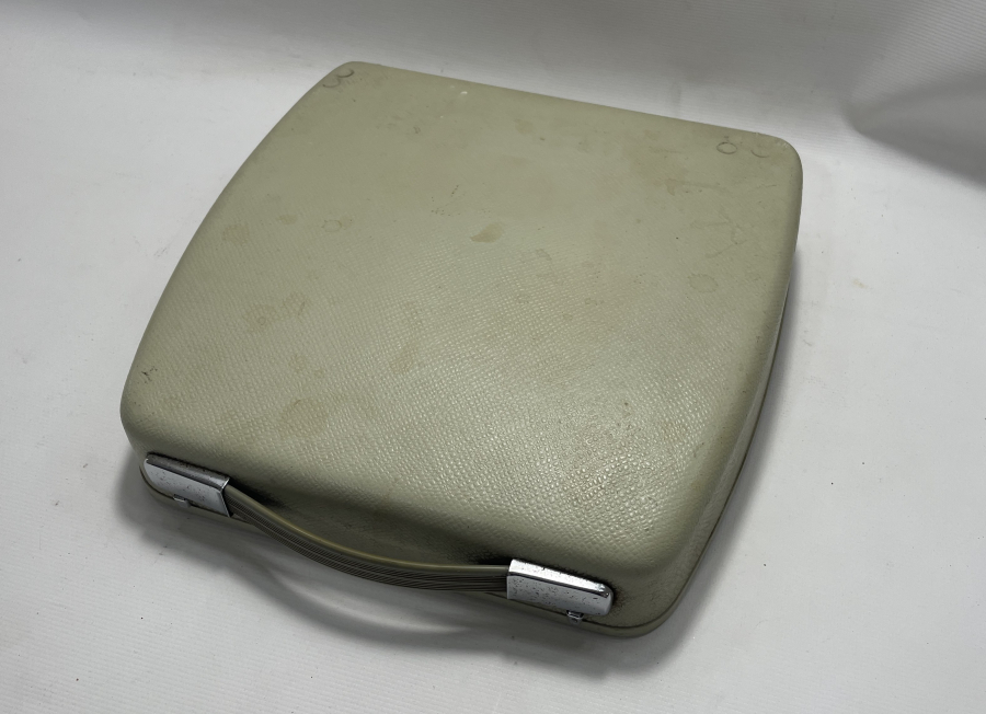 ORJİNAL KUTUSUNDA ANTİKA KATİP DAKTİLOSU