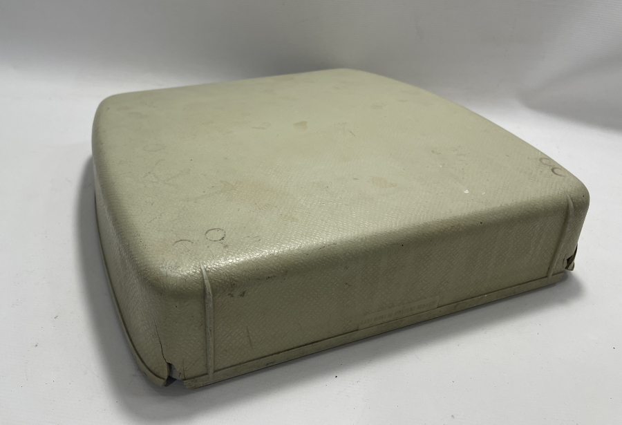 ORJİNAL KUTUSUNDA ANTİKA KATİP DAKTİLOSU