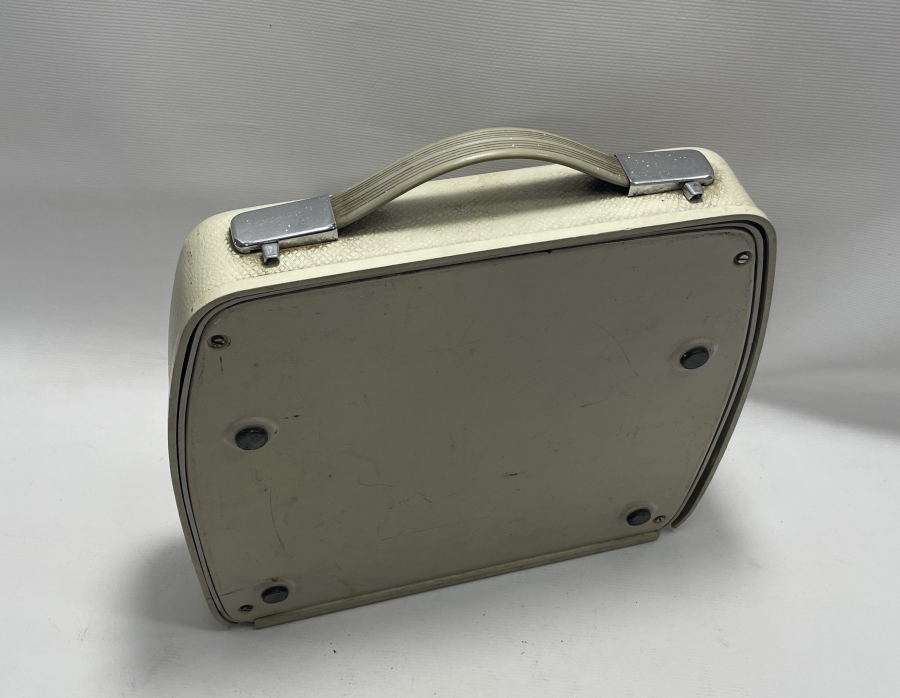 ORJİNAL KUTUSUNDA ANTİKA KATİP DAKTİLOSU