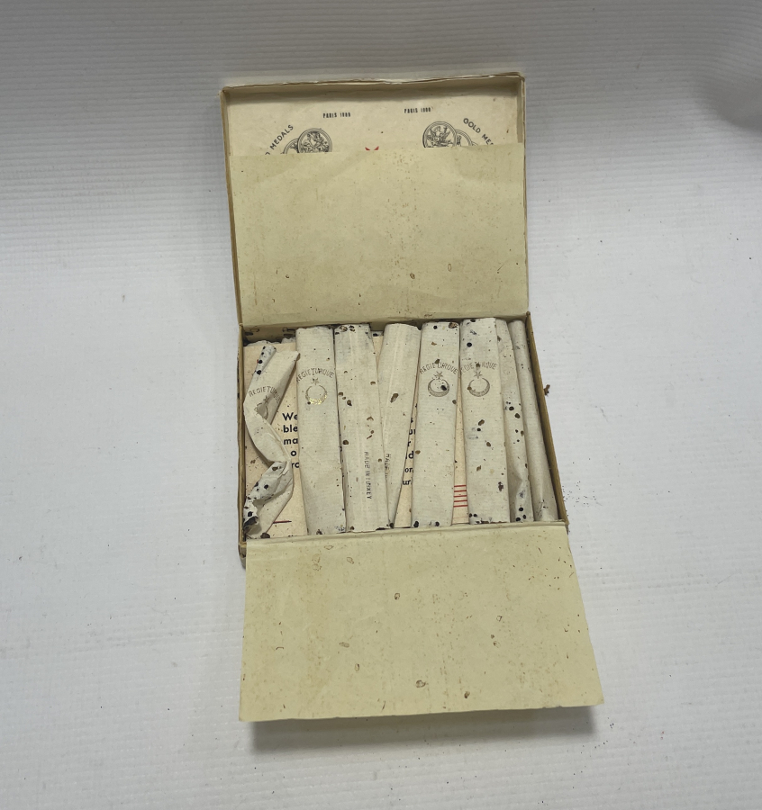 ORJİNAL SİGARALARIYLA BERABER OSMANLI DÖNEMİ SİGARA KUTUSU