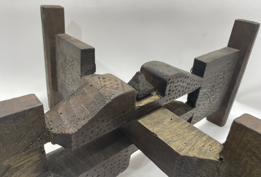 OSMANLI DÖNEMİ İŞLEMELİ AHŞAP SOFRA ALTLIĞI