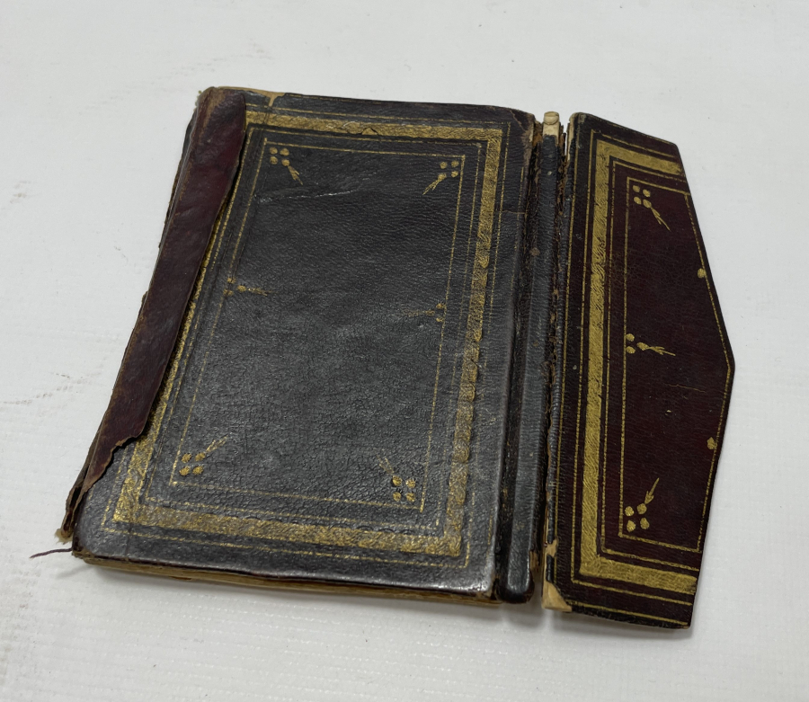 OSMANLI DÖNEMİ TEZHİPLİ EL YAZMA ENAM-I ŞERİF