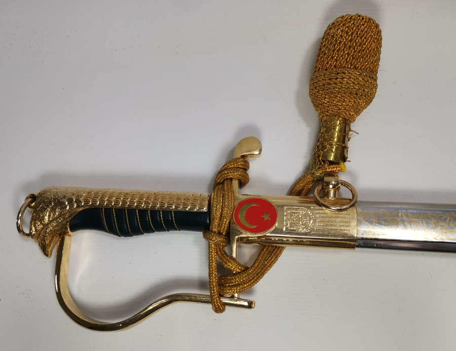 ÇİL KONDİSYONDA ORJİNAL PÜSKÜLÜ İLE SUBAY KILICI