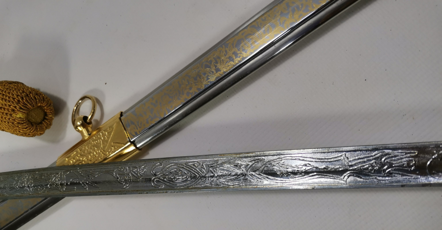 ÇİL KONDİSYONDA ORJİNAL PÜSKÜLÜ İLE SUBAY KILICI