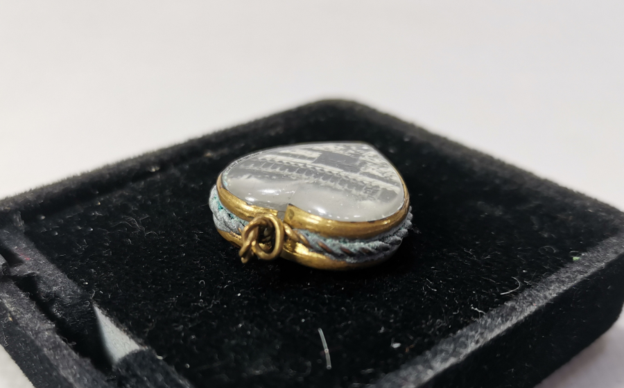 ÜZERİ KABE-İ ŞERİF GÖRSELLİ NADİR KOLYE UCU