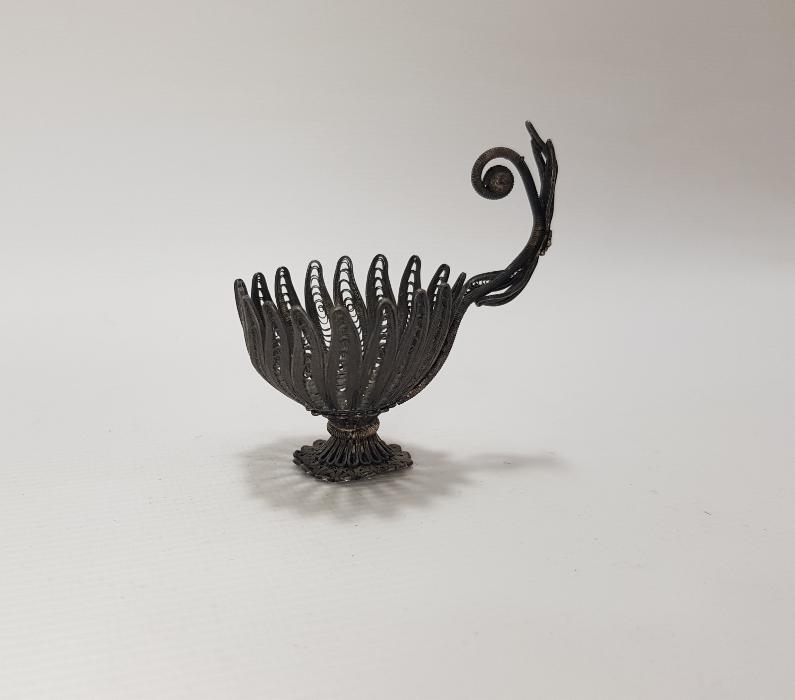 OSMANLI DÖNEMİ NADİR FORMDA TELKARİ GÜMÜŞ FİNCAN ZARFI