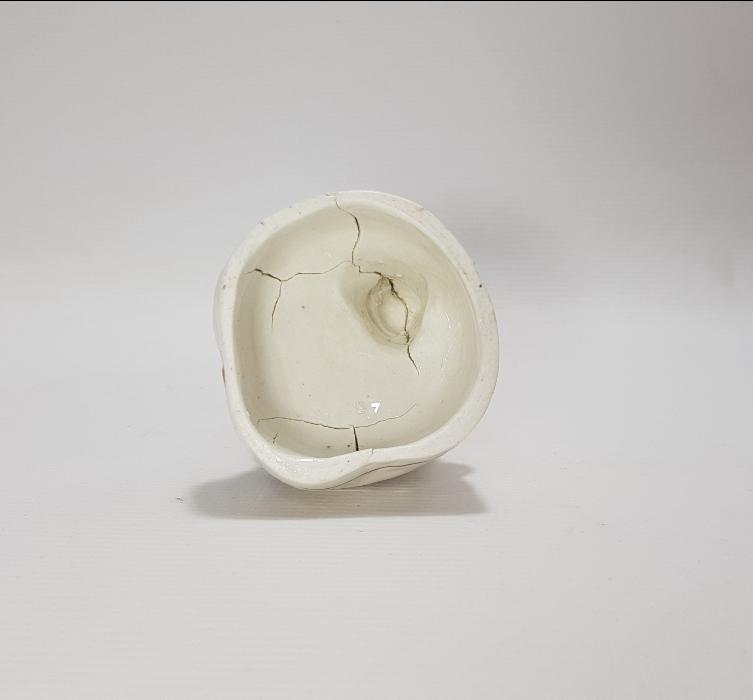 OSMANLI PAZARI İÇİN YAPILMIŞ PORSELEN MÜZİSYEN KADIN BİBLOSU